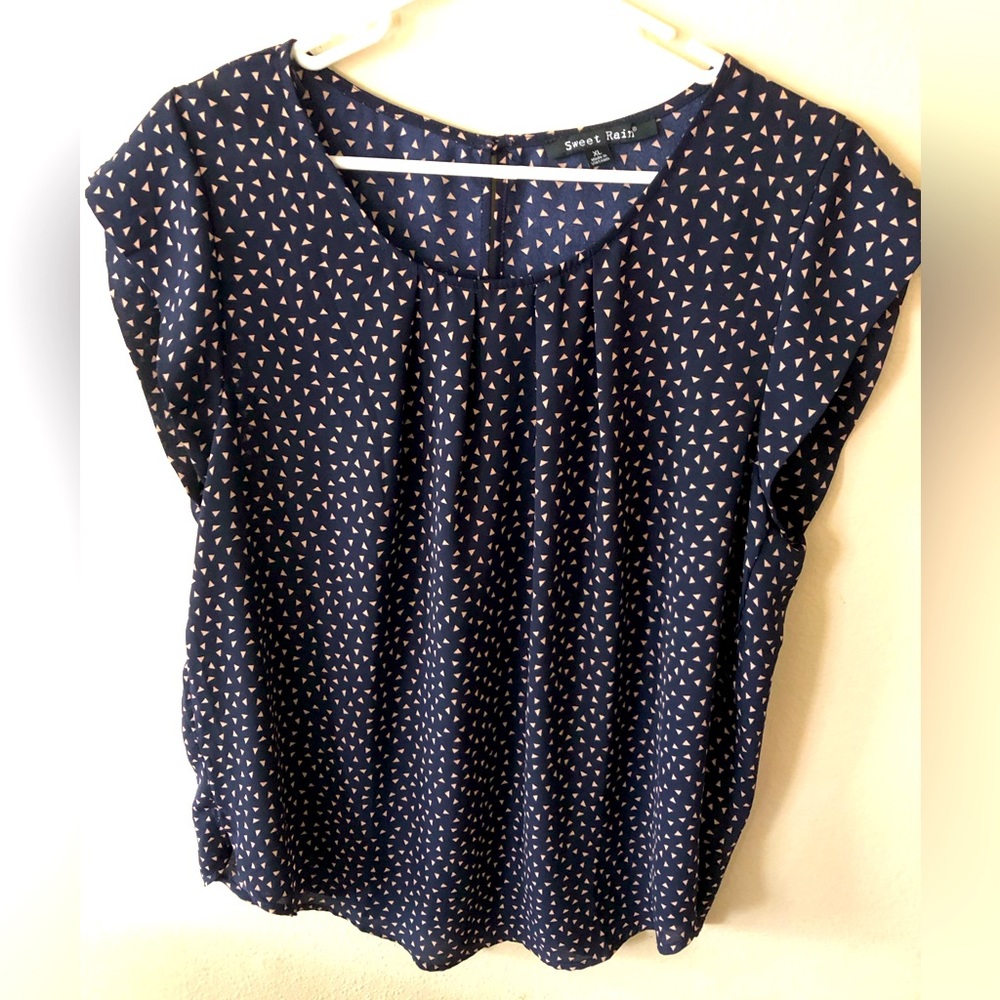 Sweet Rain XL light sheer fabric top, blue with pink triangles